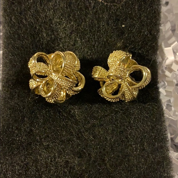 3 sets of earrings & Bracelet - Picture 4 of 7